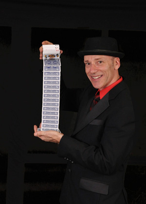 Glen is the best close up magician I have ever seen...very funny and entertaining! Roving Entertainment